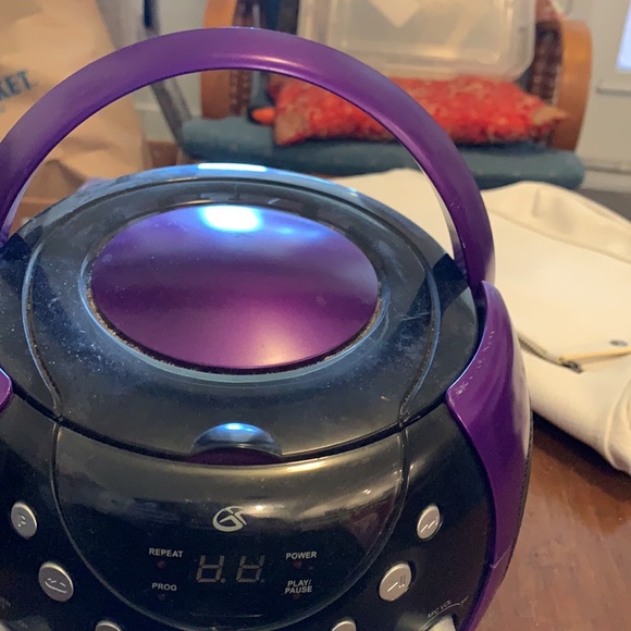 Karaoke Machine - Picture 3 of 8